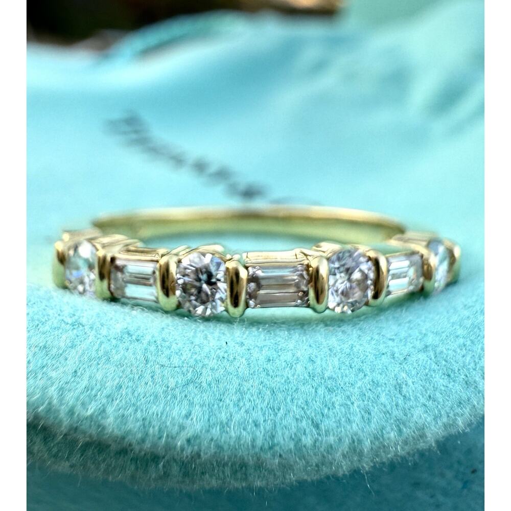 Tiffany & Co. 18K 750 Yellow Gold Emerald & Round Cut Diamond Band Ring sz 6